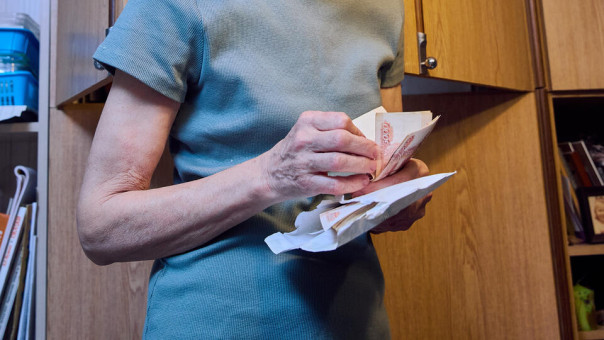 Московская пенсионерка отдала "киберполиции" 6 млн рублей и старинные монеты