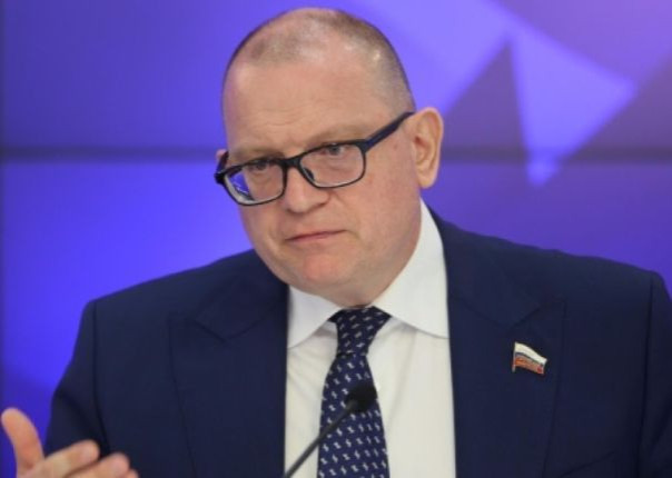 «Донбасс — территория РФ». Дипломат Долгов призвал создателей «Донниленда» переименовать Киев