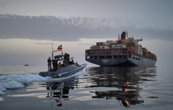 КСИР захватил судно Epaminondas, так как его использовали ВС США