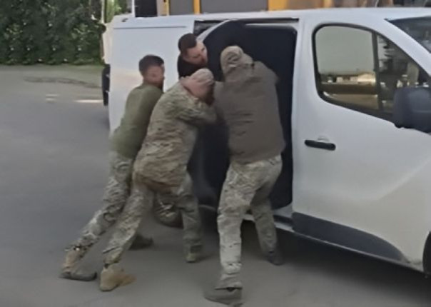 Украинскую "Труху" владелец продал накануне своей бусификации
