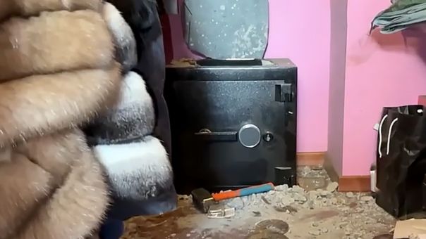 Хабаровчанин вскрыл сейф во Владивостоке по заданию лже-силовиков