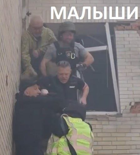 УкроСМИ рыдают и сыпят проклятиями: "Русские ударили по детскому садику в Сумах — дети только пришли на занятия"