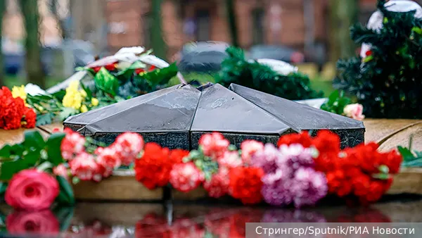 Власти Латвии потушили последний Вечный огонь в Прибалтике