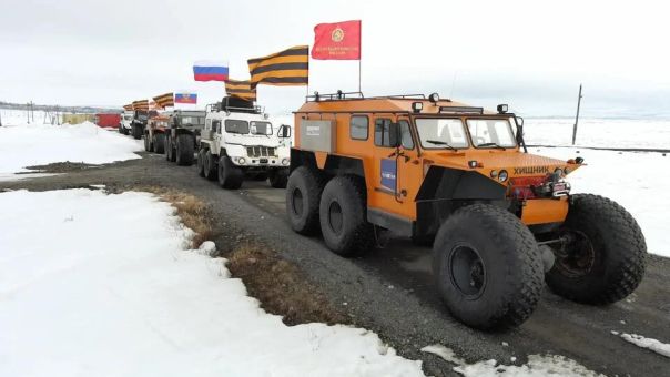 Первый "Бессмертный полк" на вездеходах состоялся на Чукотке