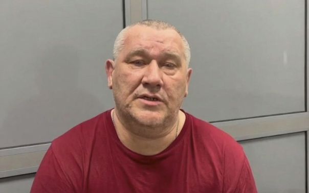 Парад курьёзов 9 Мая: чиновники на плакатах, орангутан Бату и «двойное счастье» матери пропавшего бойца