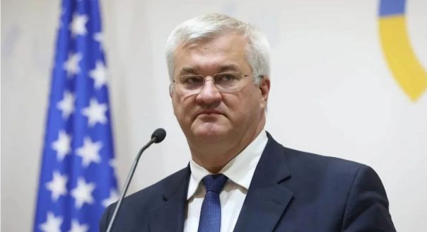 Киев хочет навязать ещё один формат перемирия – аэропортовое.