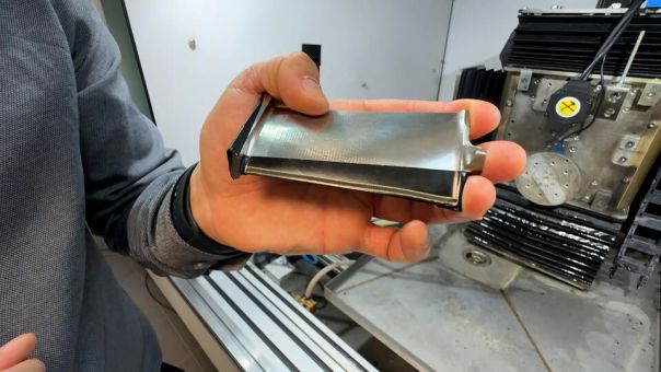 Российские инженеры создали лазерную технологию упрочнения авиадвигателей