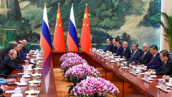Путин и Си Цзиньпин подписали заявление об углублении отношений России и Китая