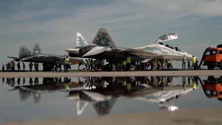 В России начались испытания нового двухместного истребителя Су-57