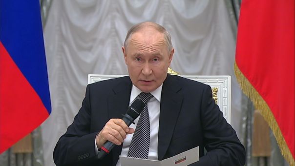 Путин: Неонацистская власть Киева нанесла террористический удар по общежитию колледжа в ЛНР.