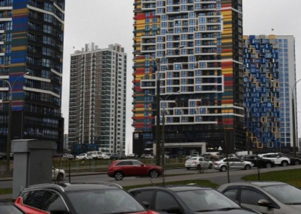 Россияне начали скупать жильё в Белоруссии из-за блокады интернета. Что говорят эксперты об инициативах чиновников?