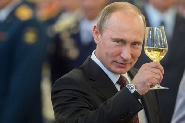 Путин в Кремле поднял тост за поколение победителей и дружбу народов