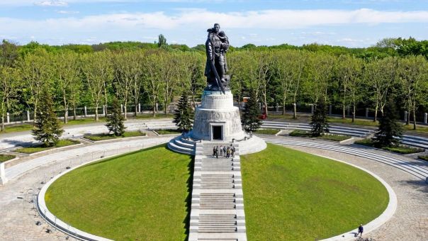 Немецким ревизионистам не дают покоя советские мемориалы