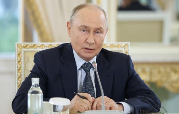 Путин: Россия и КНР "скоро порадуют" новыми договоренностями в сфере энергетики