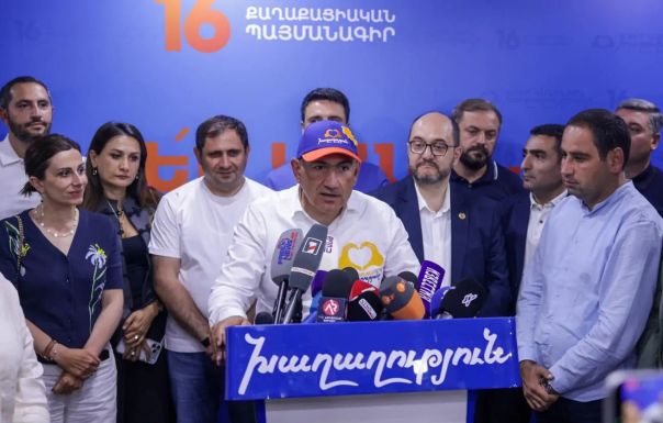 Пашинян сохранил власть. Что дальше?