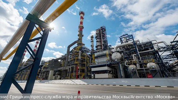 Украинский дрон повредил Московский НПЗ