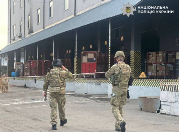 В Киеве взорвалась посылка на терминале «Новой почты»: есть жертвы — погибший и раненые