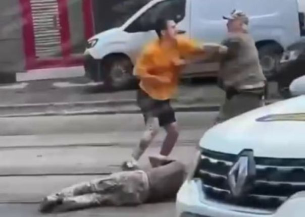 Нокаутировал обоих. Сын отбил отца у ТЦК
