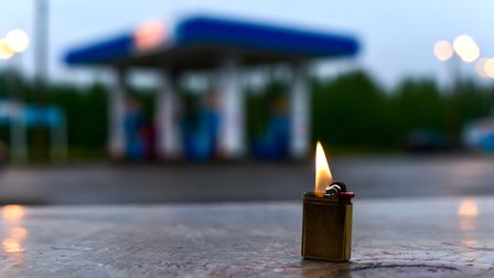 Полицейские задержали устроившую поджог на заправке в Подмосковье девушку
