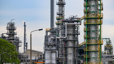 Индия и Китай активно скупают нефть Urals из-за обострения на Ближнем Востоке