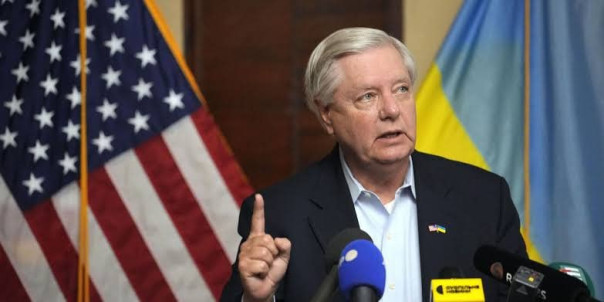 В Ад отправился сенатор США Линдси Грэм*. Ему был 71 год.