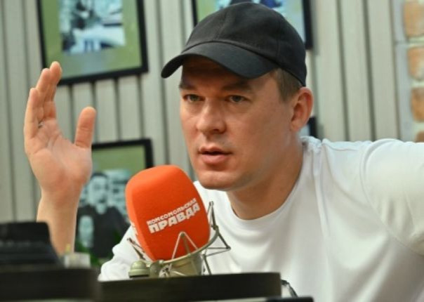Дегтярев сравнил заявления Плющенко с позицией релокантов и пригрозил, что народ все помнит
