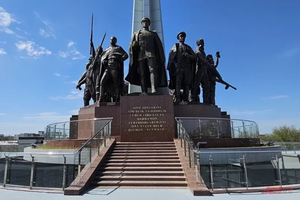 «Мой папа стрелял в собаку Гитлера!» Не все страны экс-СССР сошли с ума