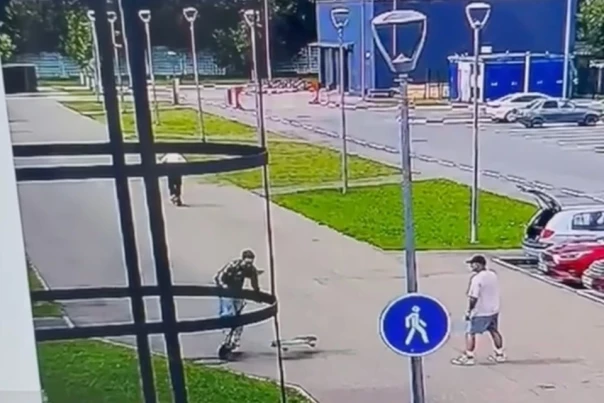 Житель Твери толкнул скейтборд под колеса самоката и отправил ребенка в больницу