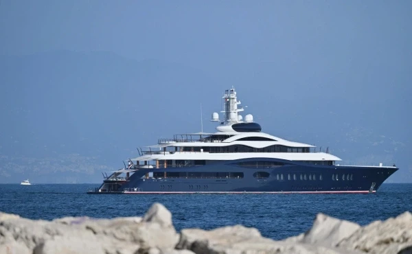 Цукерберга обвинили в том, что его яхта не помогла лодке без топлива