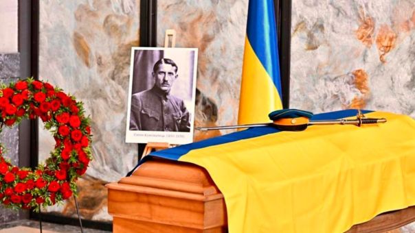 Исторические напёрстки. Прах к праху, нежить к нежити...