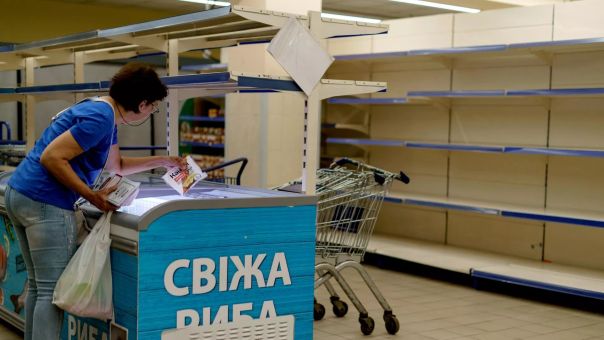 Украинцев призвали запастись едой минимум на два месяца