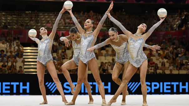Женская сборная России выиграла чемпионат мира по художественной гимнастике в командном многоборье, Ангелина Мельникова завоевала второе золото