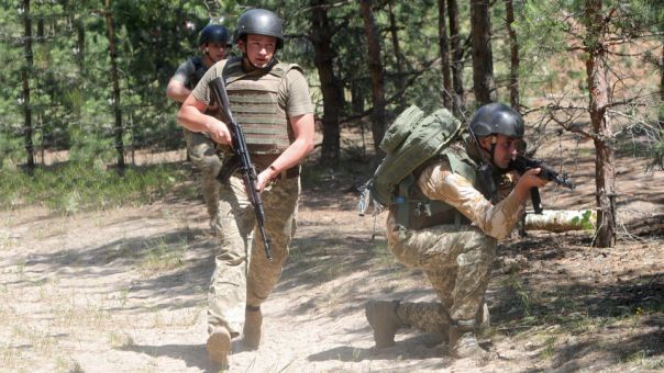 Пленный украинец рассказал о стрельбе боевиков ВСУ друг по другу