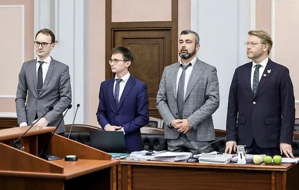 Верховный суд снял партию "Яблоко" с выборов в Госдуму