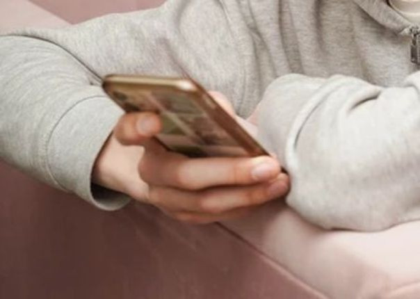 На Украине родителям школьников запретили общаться в классных чатах на русском языке