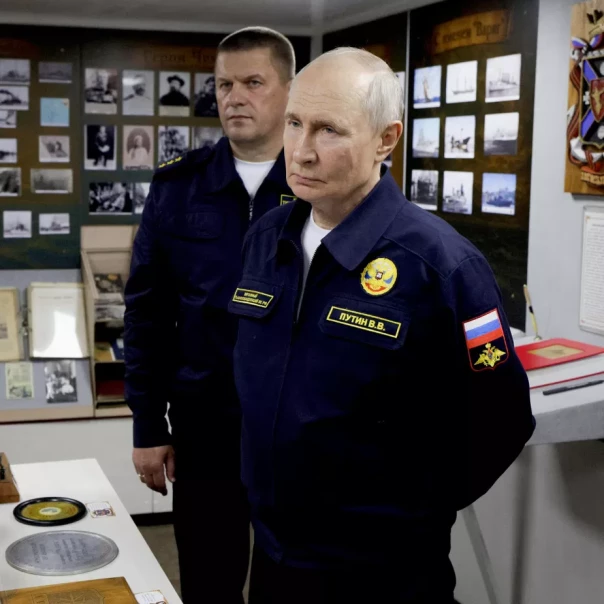Россия будет зеркально отвечать на захват торговых судов, заявил Путин