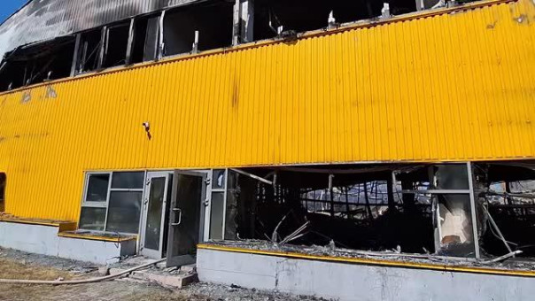 В Донецке после удара ВСУ сгорел крупный гипермаркет "Галактика"
