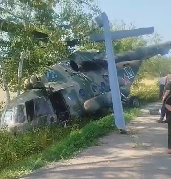 Вертолет с членами избиркома и журналистами совершил жесткую посадку на Сахалине
