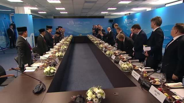 Путин провел встречу с президентом Индонезии