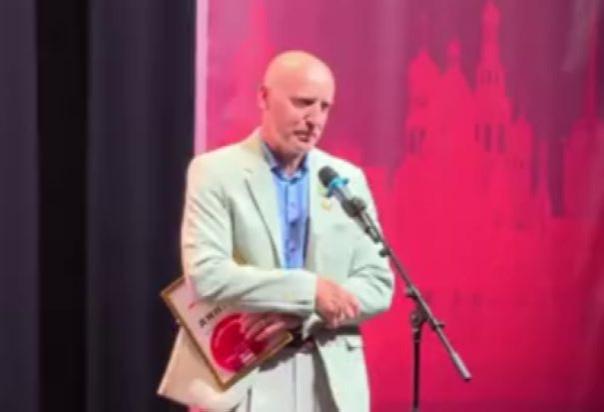 «1 триллион — и ни копейки на помощь фронту»: что сказал петербургский предприниматель на вручении премии и почему его больше не позовут.
