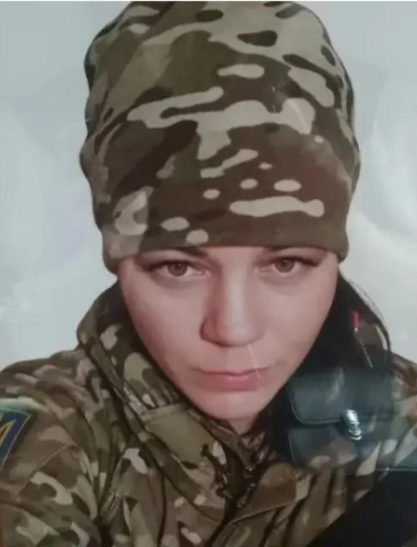 В Хмельницком с почестями зарыли 39-летнюю Наталью Шелестову — оператора БпЛА штурмового полка ВСУ "Скала".
