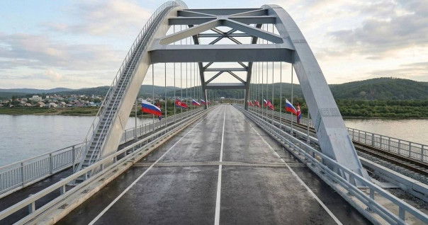 Россия и КНДР открыли первый автомобильный мост между странами