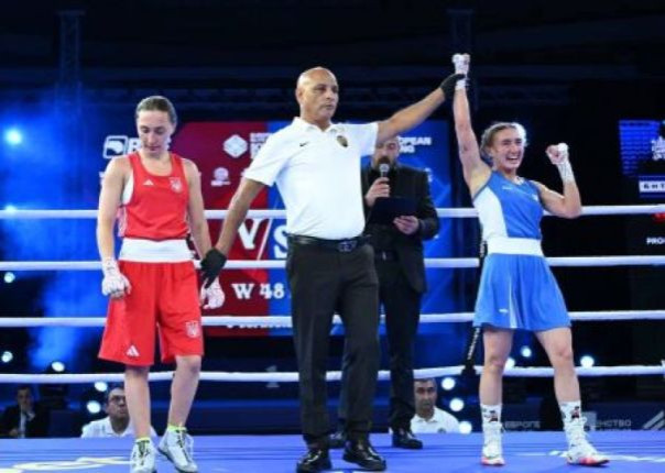 Украинская боксёрша Охота демонстративно ушла с пьедестала в Софии под гимн РФ в честь Чумгалаковой