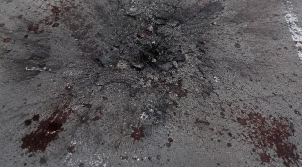 Дрон ВСУ ударил по автомобилю в ЛНР, в котором ехала молодежь – 16-летняя девочка погибла, двое парней 19 и 17 лет ранены