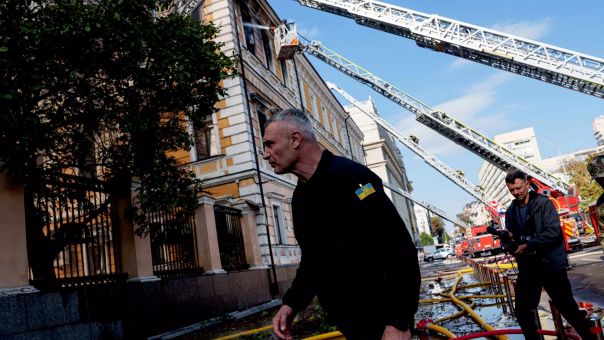 Киев уходит под землю, в Одессе ломают ноги по объявлению