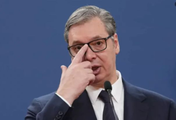 Экс-президент Сербии Александр Вучич признал поражение на внеочередных парламентских выборах.
