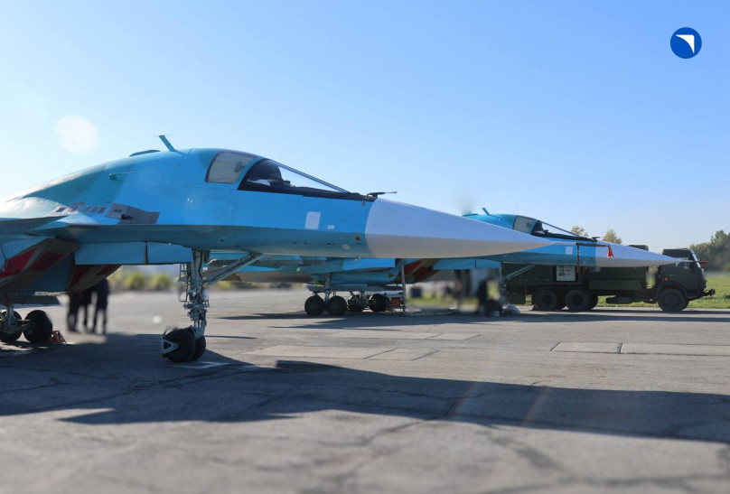 ОАК Госкорпорации Ростех в рамках гособоронзаказа изготовила и передала Минобороны России партию истребителей-бомбардировщиков Су-34