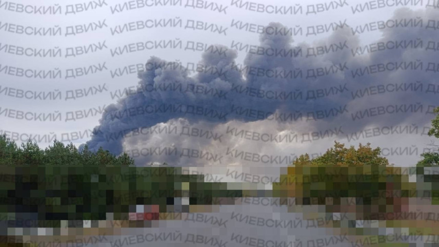 Сильный пожар под Бучей Киевской области в результате прилета реактивных "Гераней".