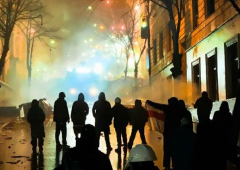 «Запад пал»: во Франции «гражданская война», в Италии — погромы