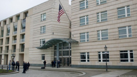 Подразделение немецкой охраны посольства США расформировали из-за пьяного застолья с дипломатом